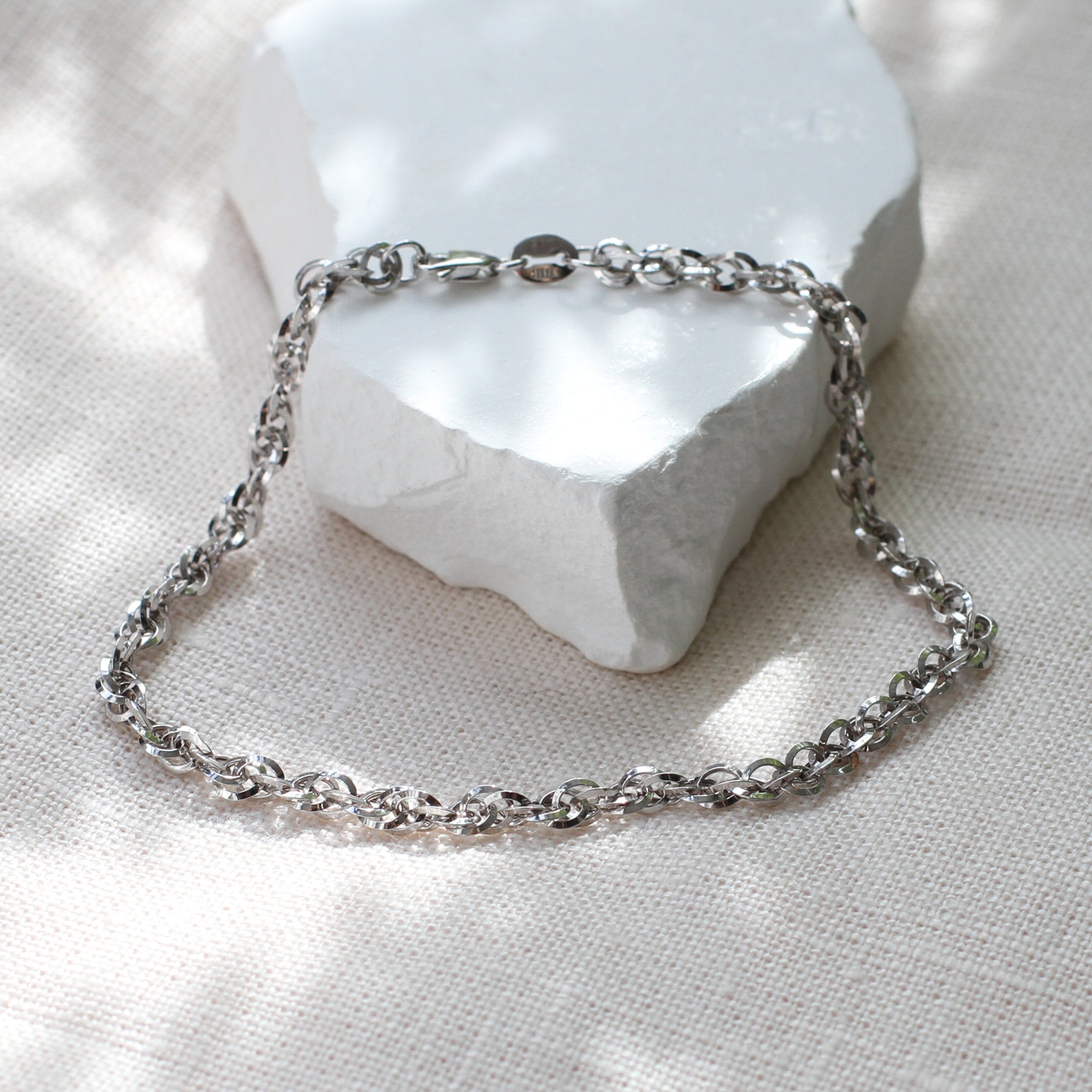 9ct White Gold Diamond Cut Prince of Wales Bracelet