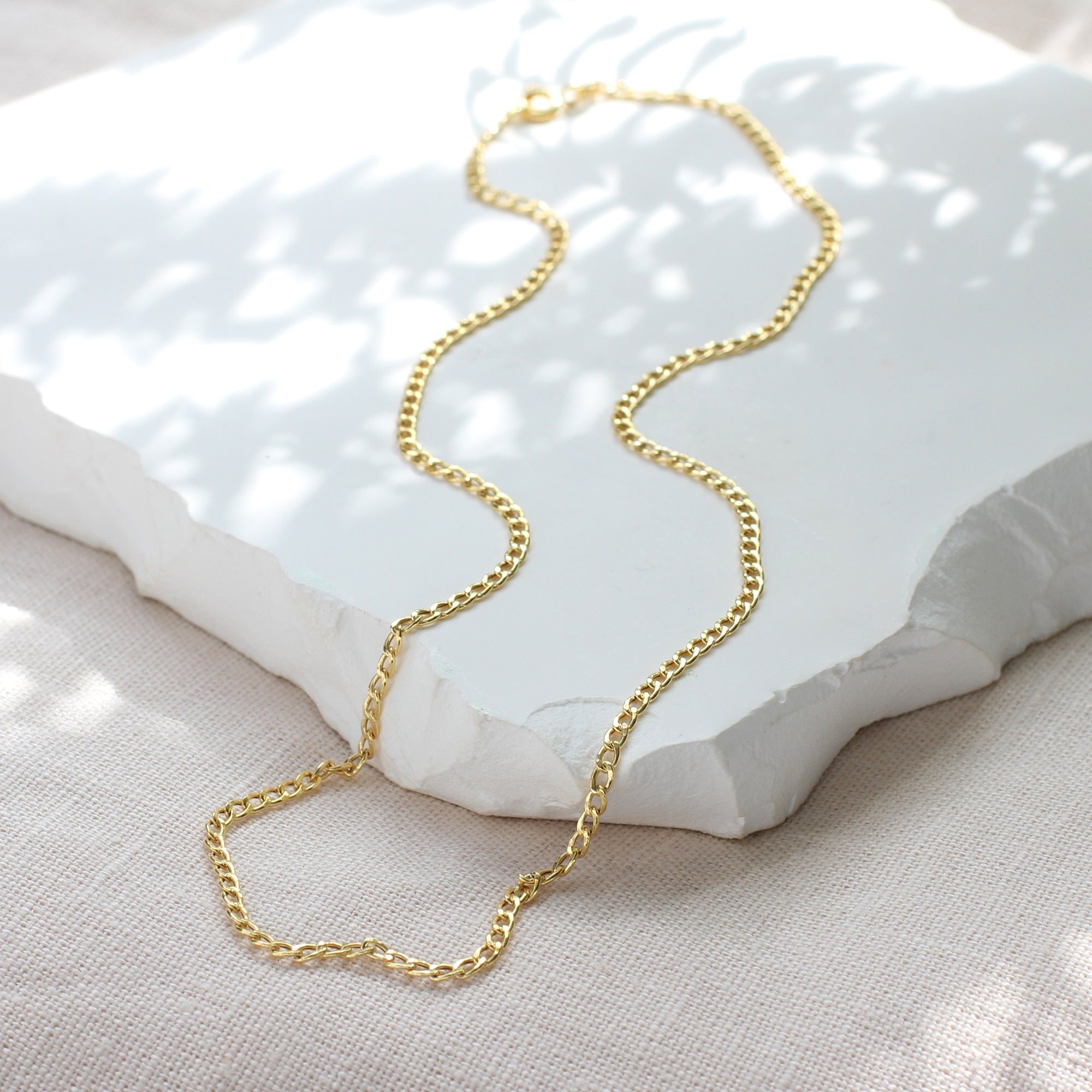 9ct Yellow Gold 2.2mm Curb Chain 16 – Hurley Burley