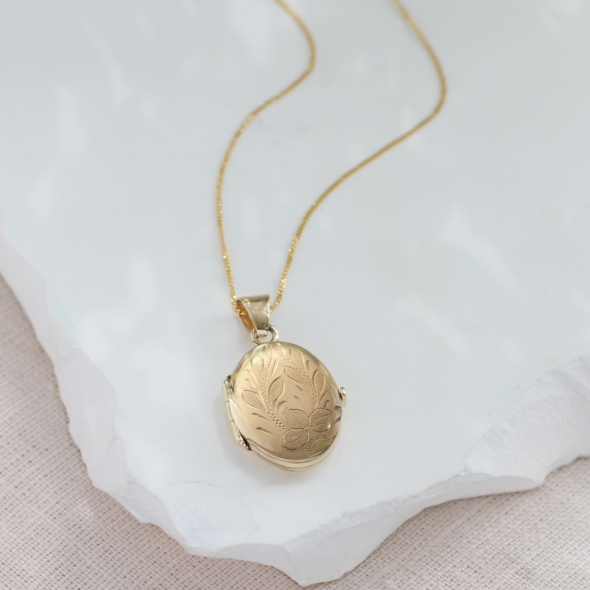 9ct Yellow Gold Engraved Flower Oval Locket Necklace