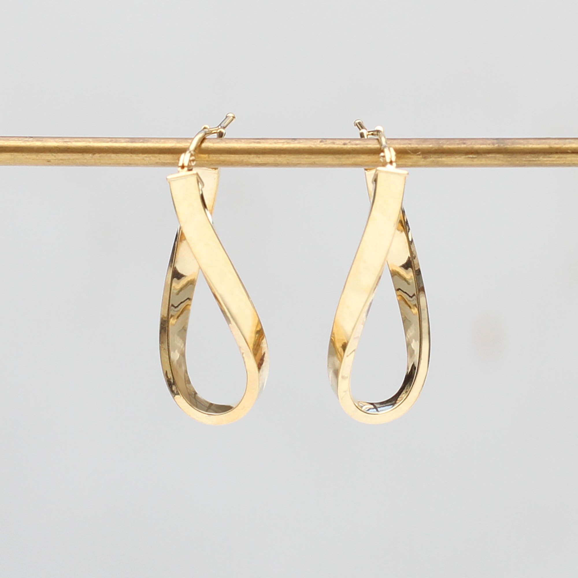 9ct Yellow Gold Twist Oval Hoop Creole Earrings