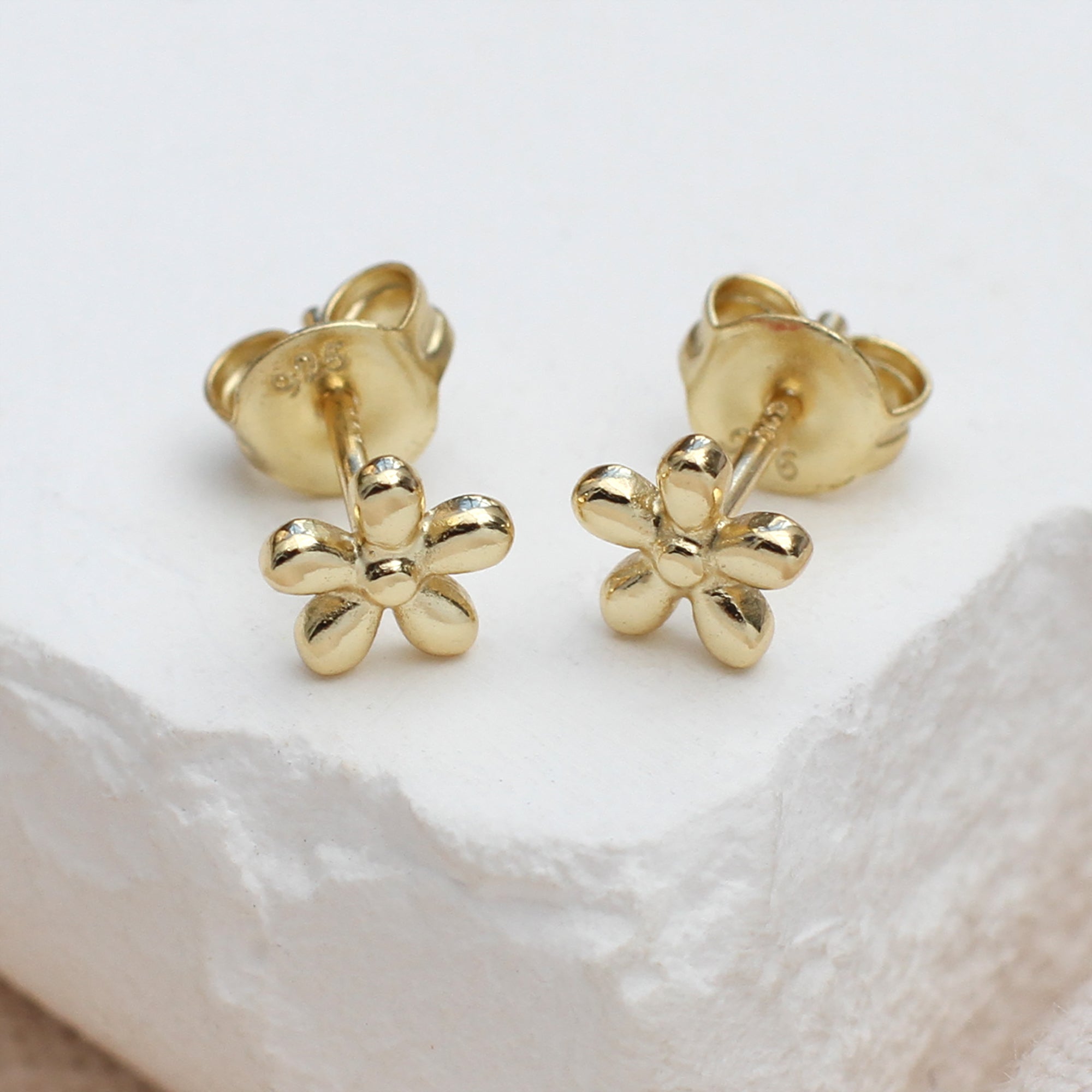 Sterling Silver Or Gold Plated Daisy Flower Stud Earrings