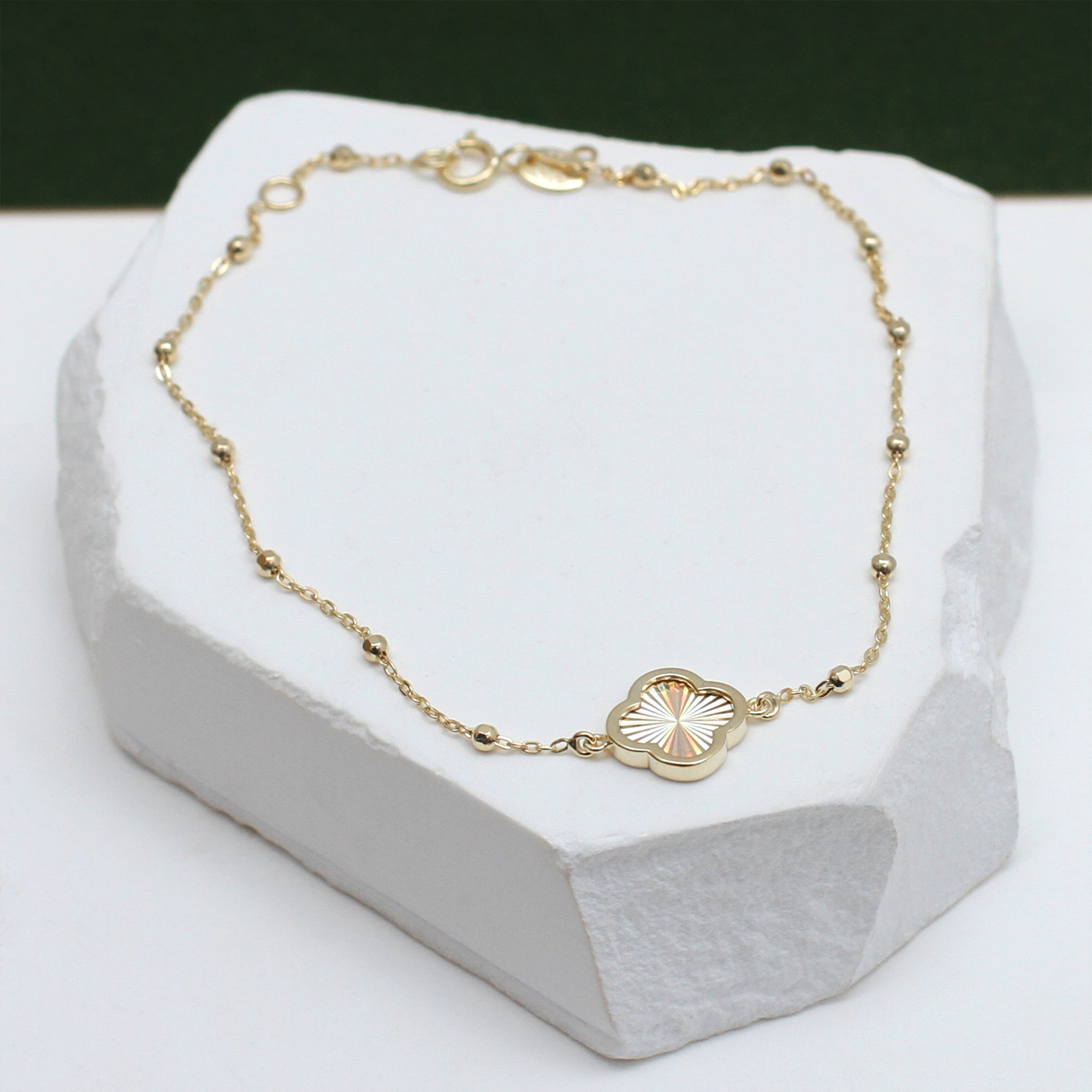 9ct Yellow Gold Rainbow Clover Bracelet