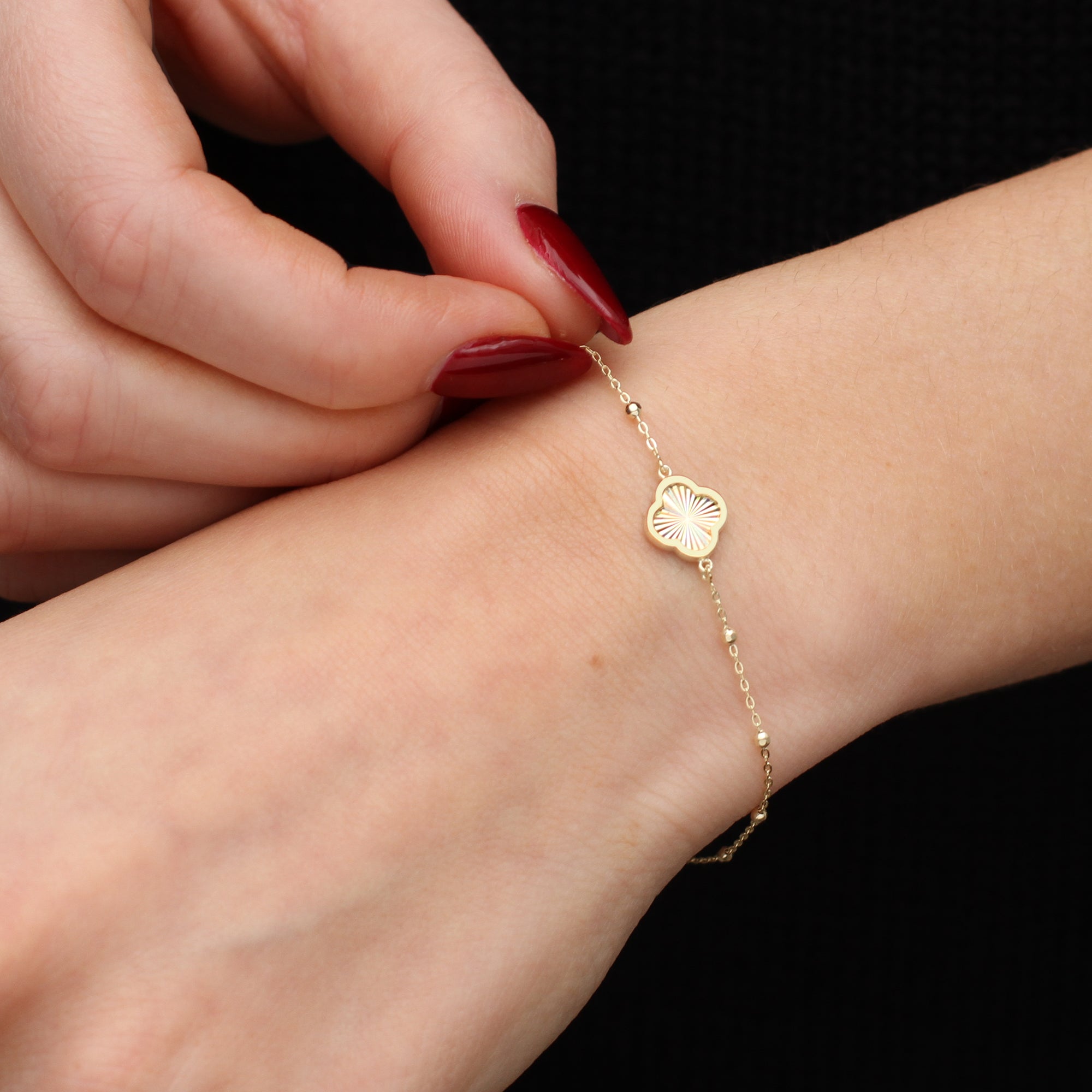 9ct Yellow Gold Rainbow Clover Bracelet