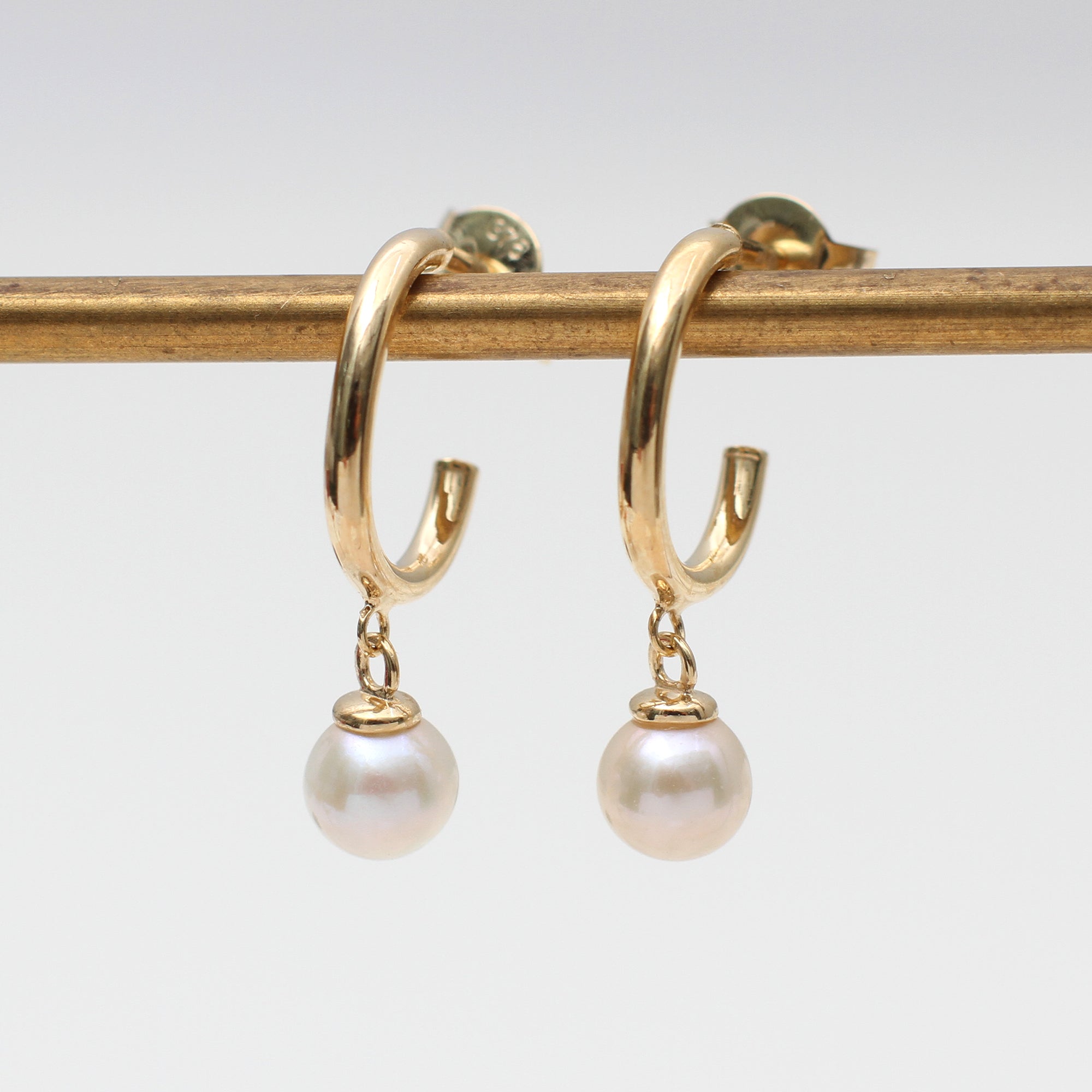 9ct Yellow Gold Freshwater Pearl Drop Stud Earrings