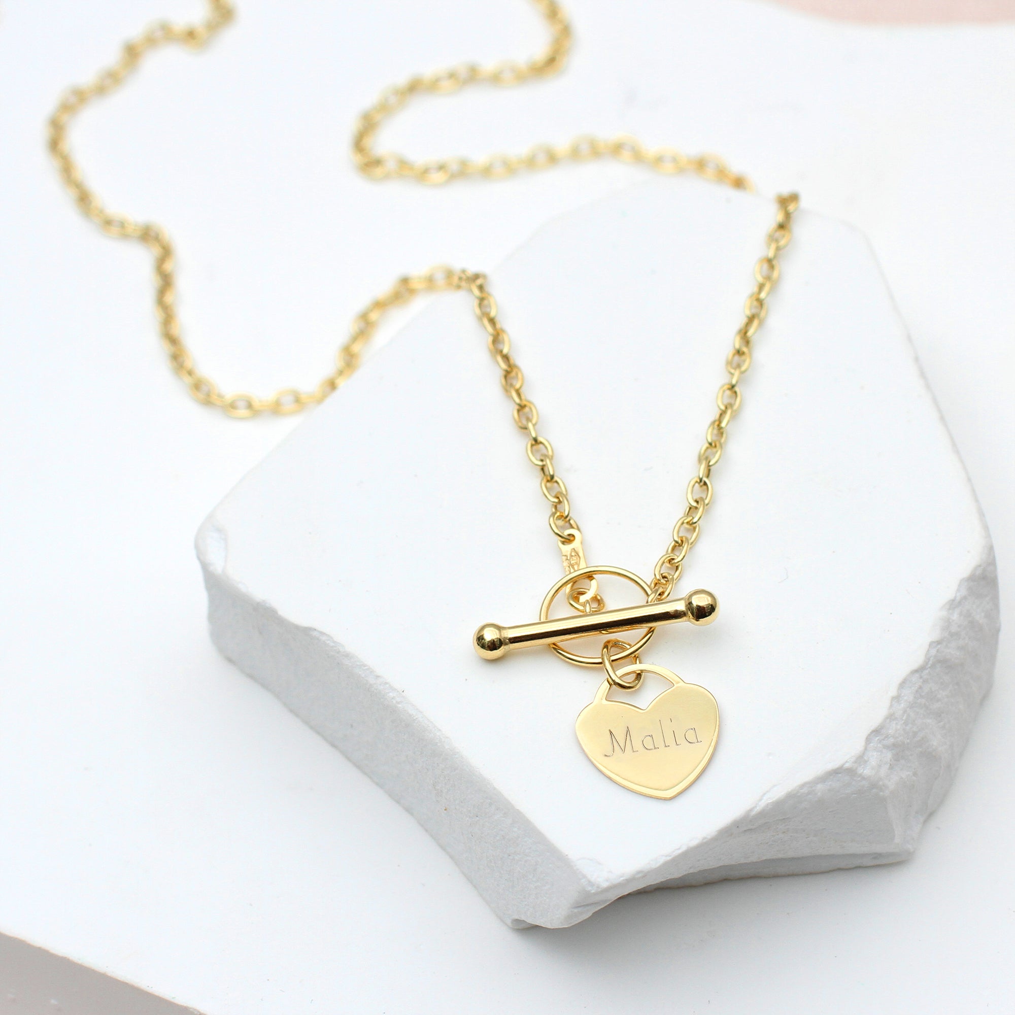 送税込【HURLEY BURLEY】PERSONALISED 9CT GOLD HEART NECKLACE Personalised 9ct Yellow Gold Heart Charm T-Bar Necklace