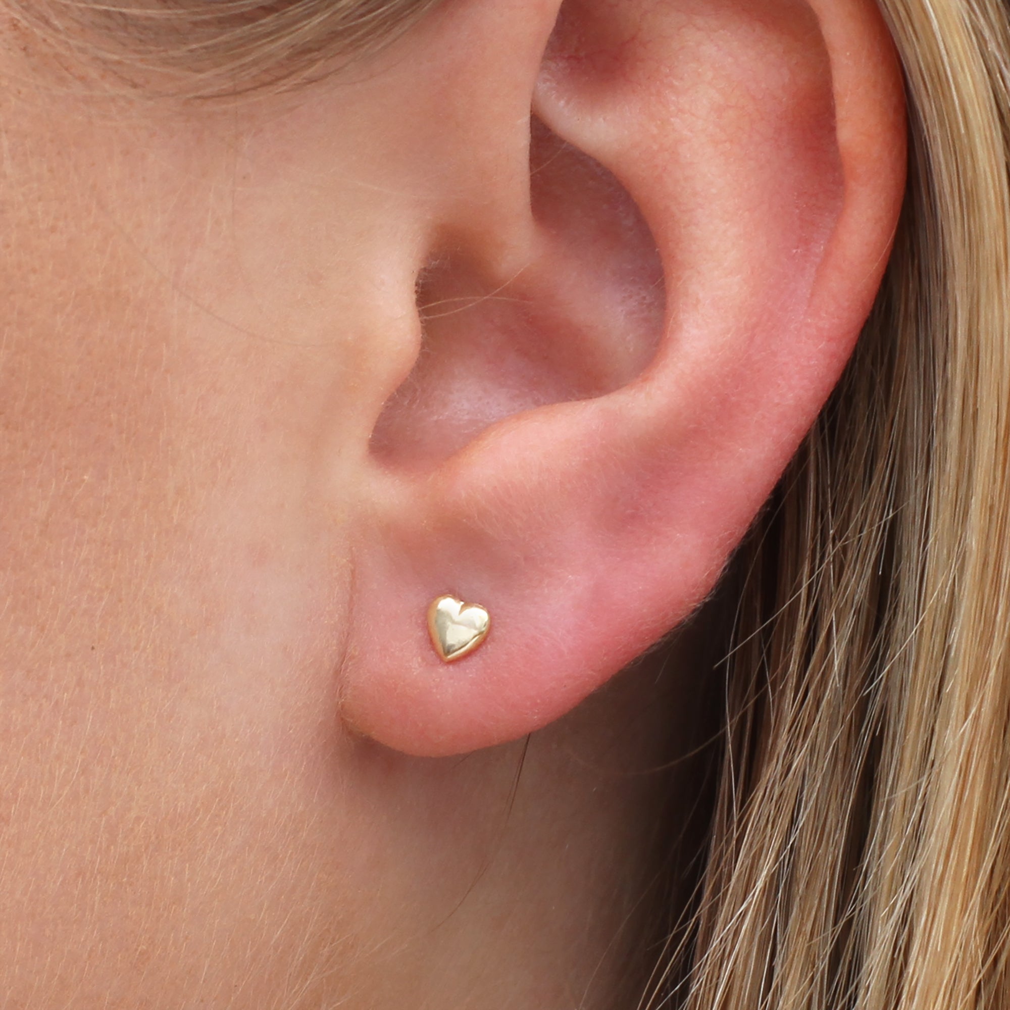 9ct Gold Dainty Heart Stud Earrings