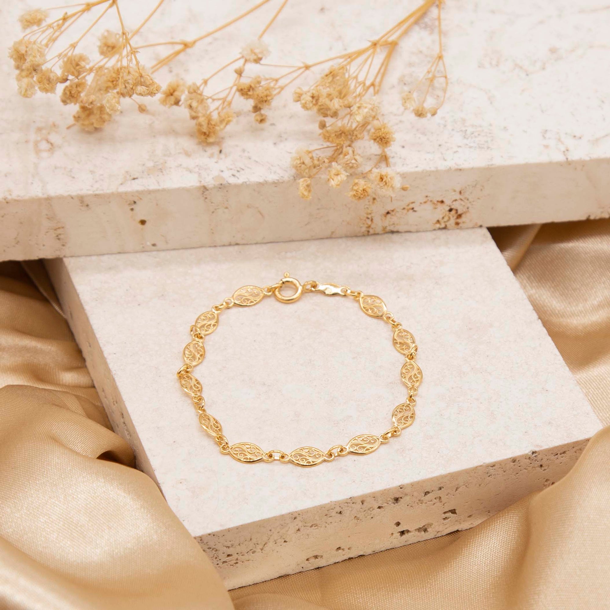 Women's 9ct Yellow Gold Filigree Oval Bracelet