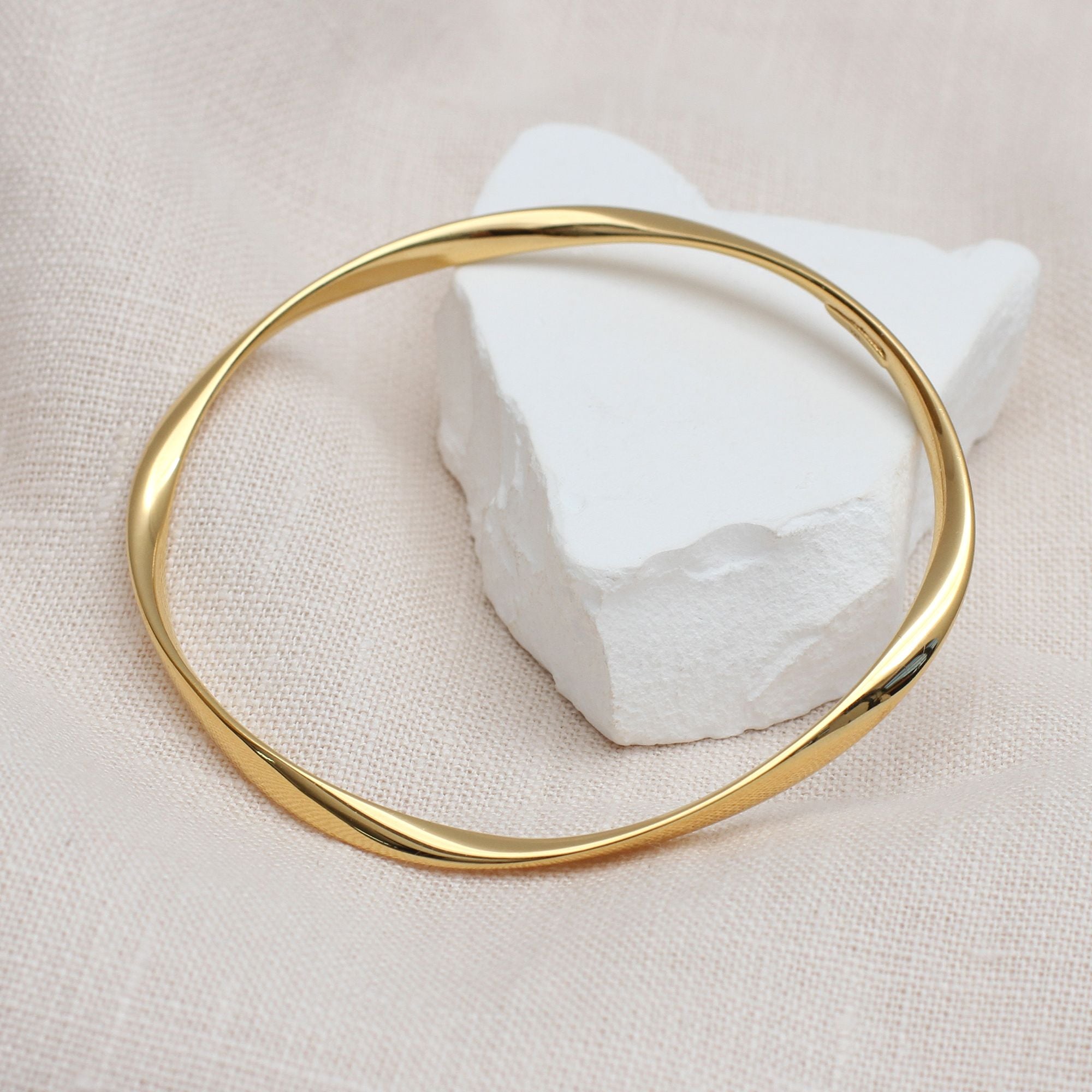 18ct Gold Plated Wave Bangle | FREE UK DELIVERY – Hurley Burley