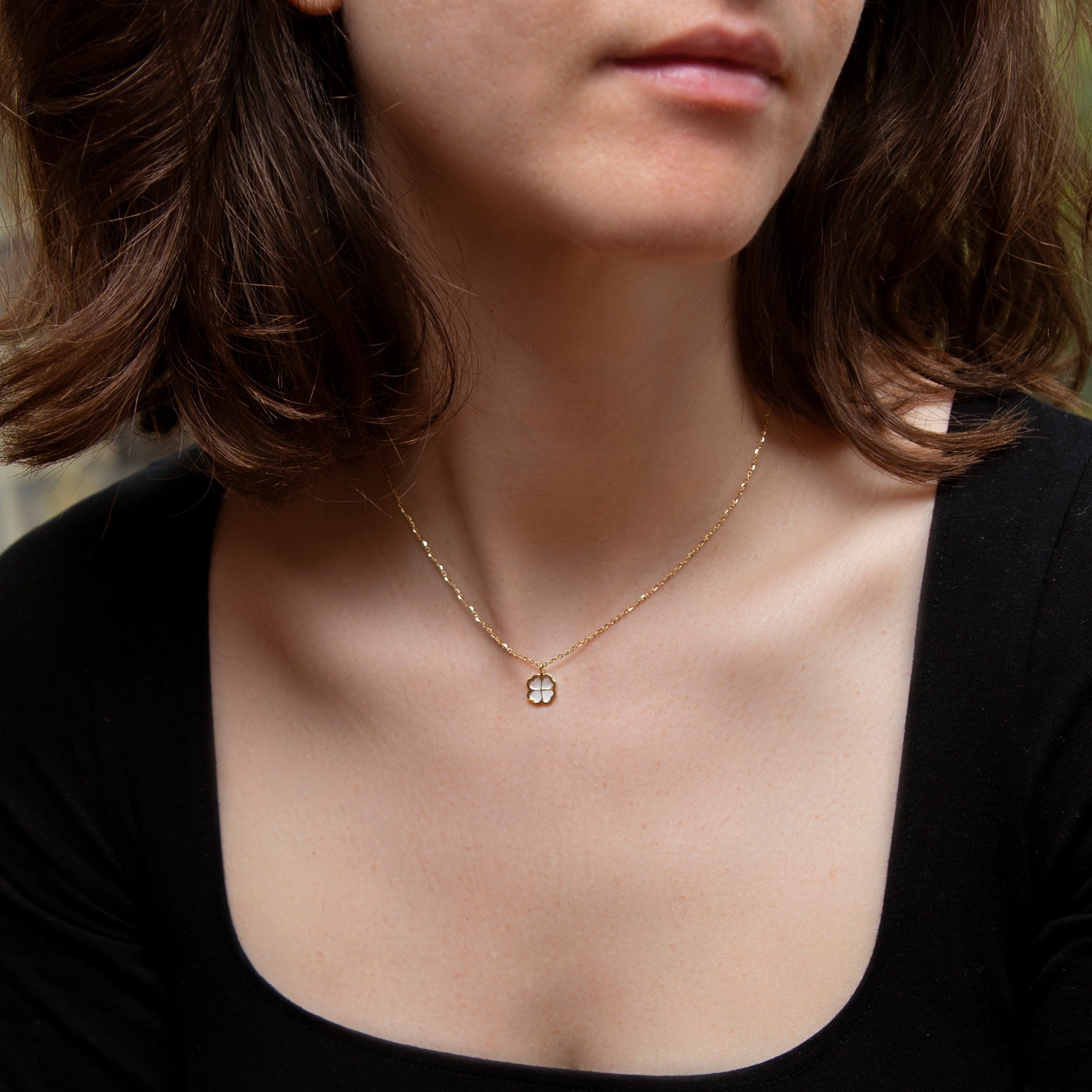 9ct Yellow Gold Mother of Pearl Petal Necklace – Hurley Burley