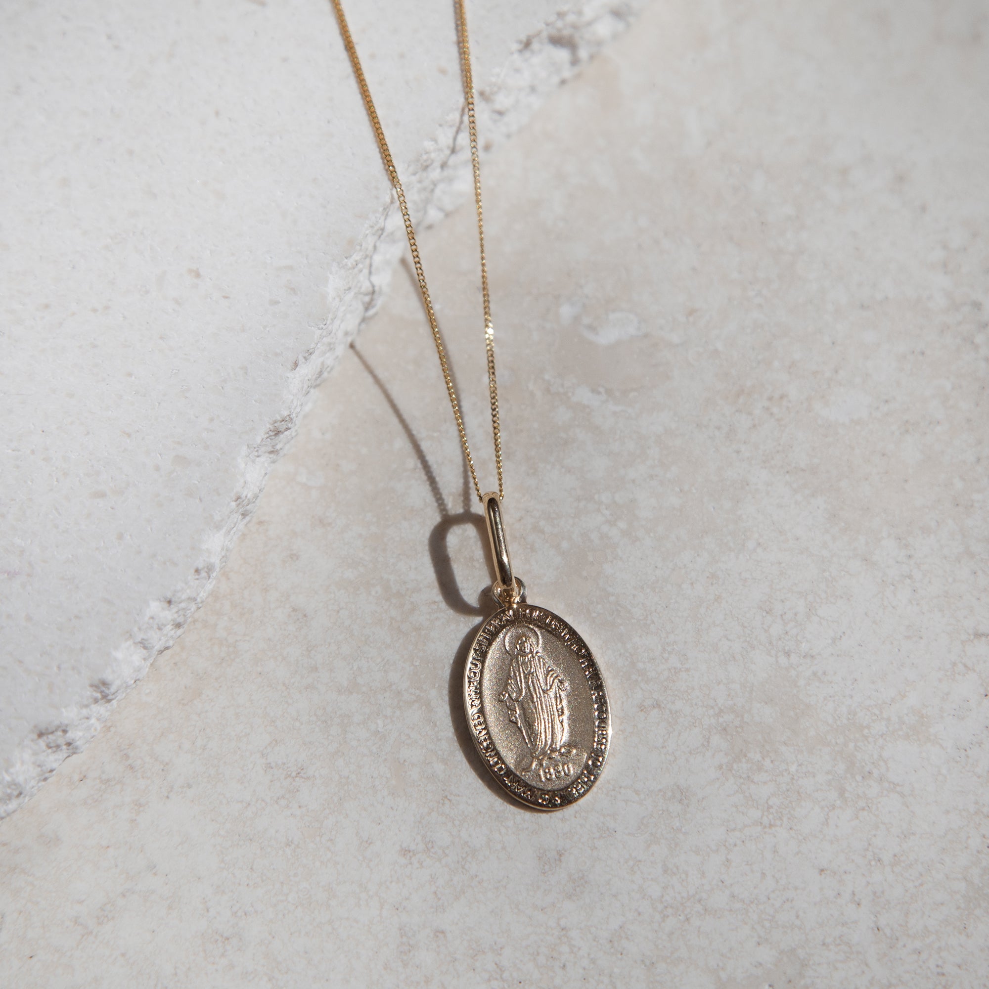 9ct Yellow Gold Holy Mary Oval Reversible Necklace