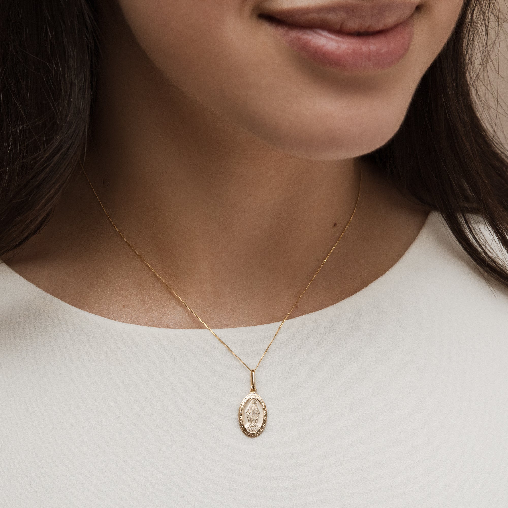 9ct Yellow Gold Holy Mary Oval Reversible Necklace