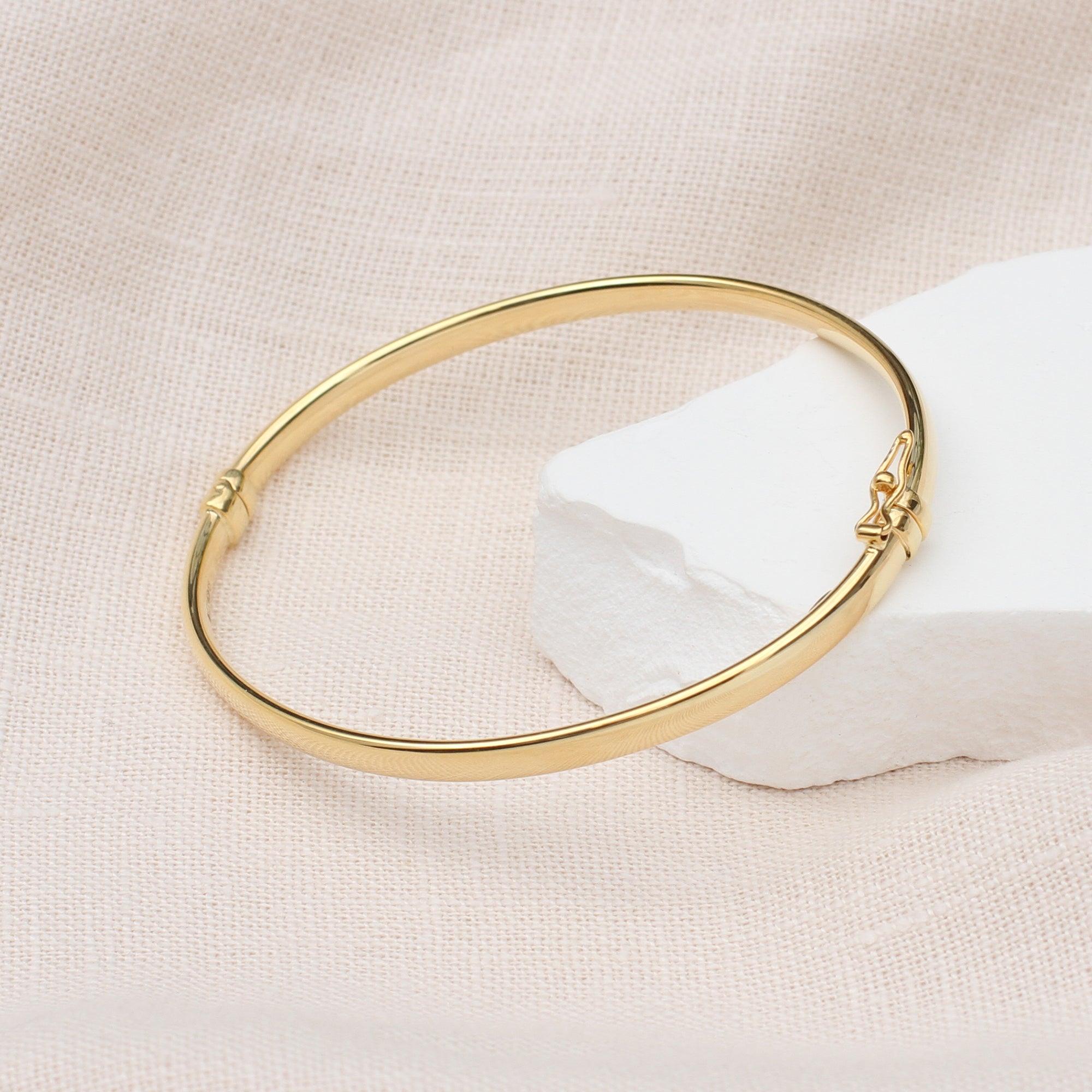 9ct Yellow Gold Oval Tube Bangle – Hurley Burley
