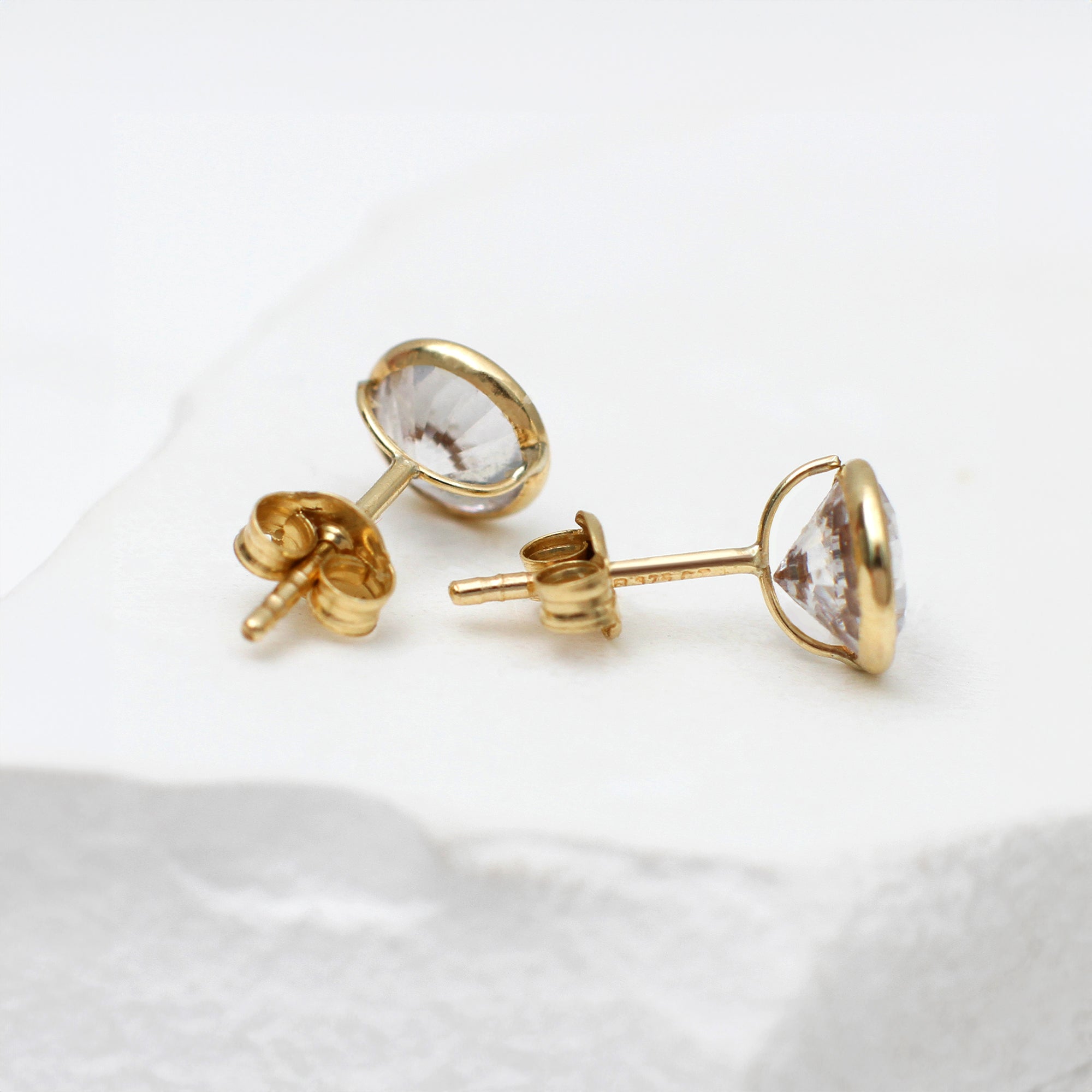 9ct Yellow Gold Cubic Zirconia Round Stud Earrings
