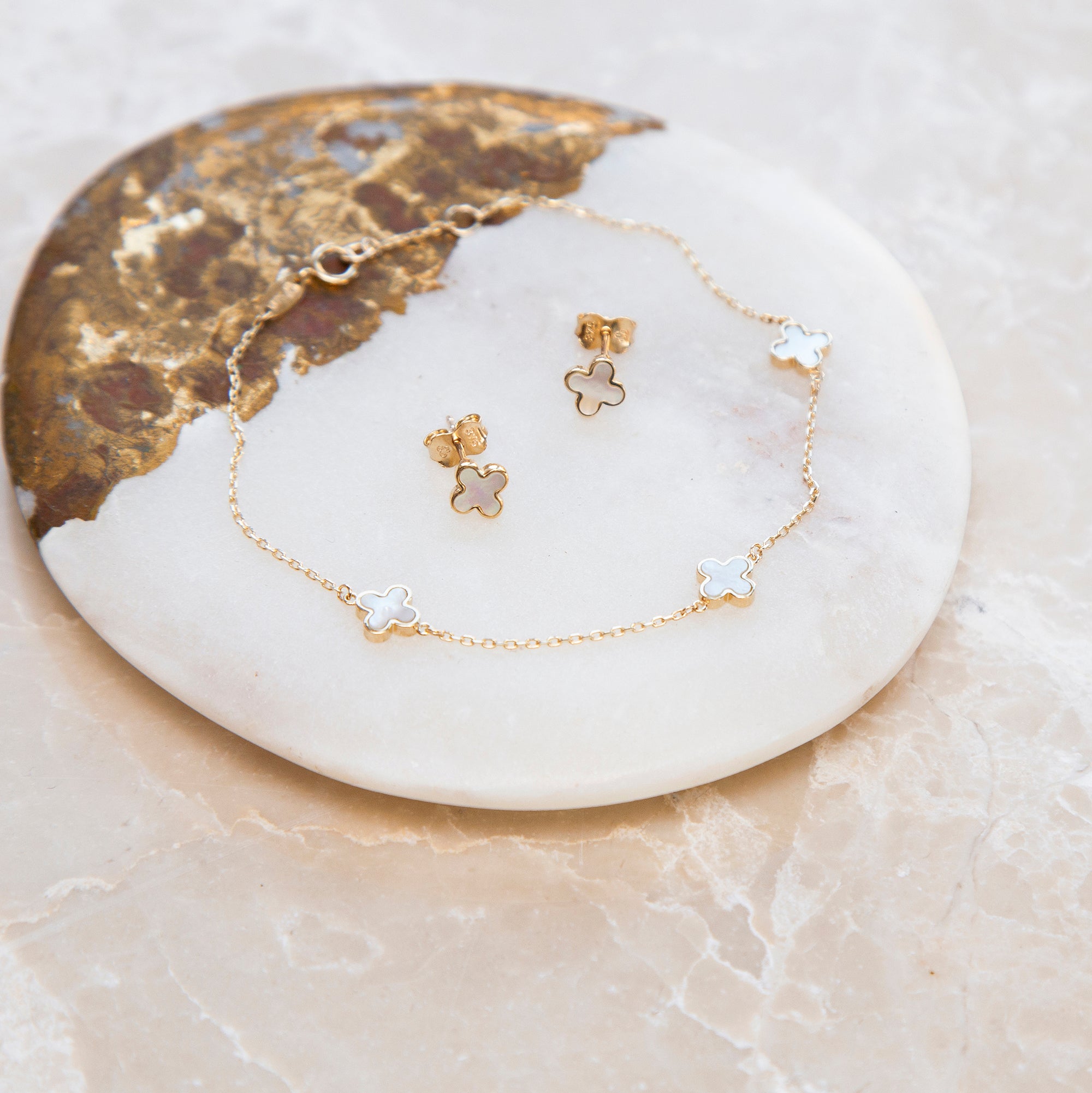 9ct Gold Mother of Pearl Clover Bracelet & Earrings Set