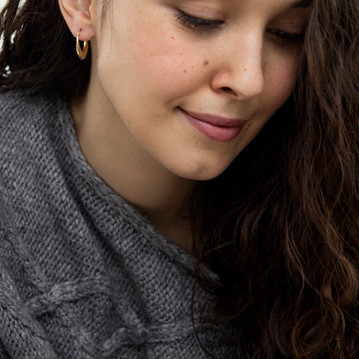 9ct Yellow Gold Tulip Style Hoop Earrings
