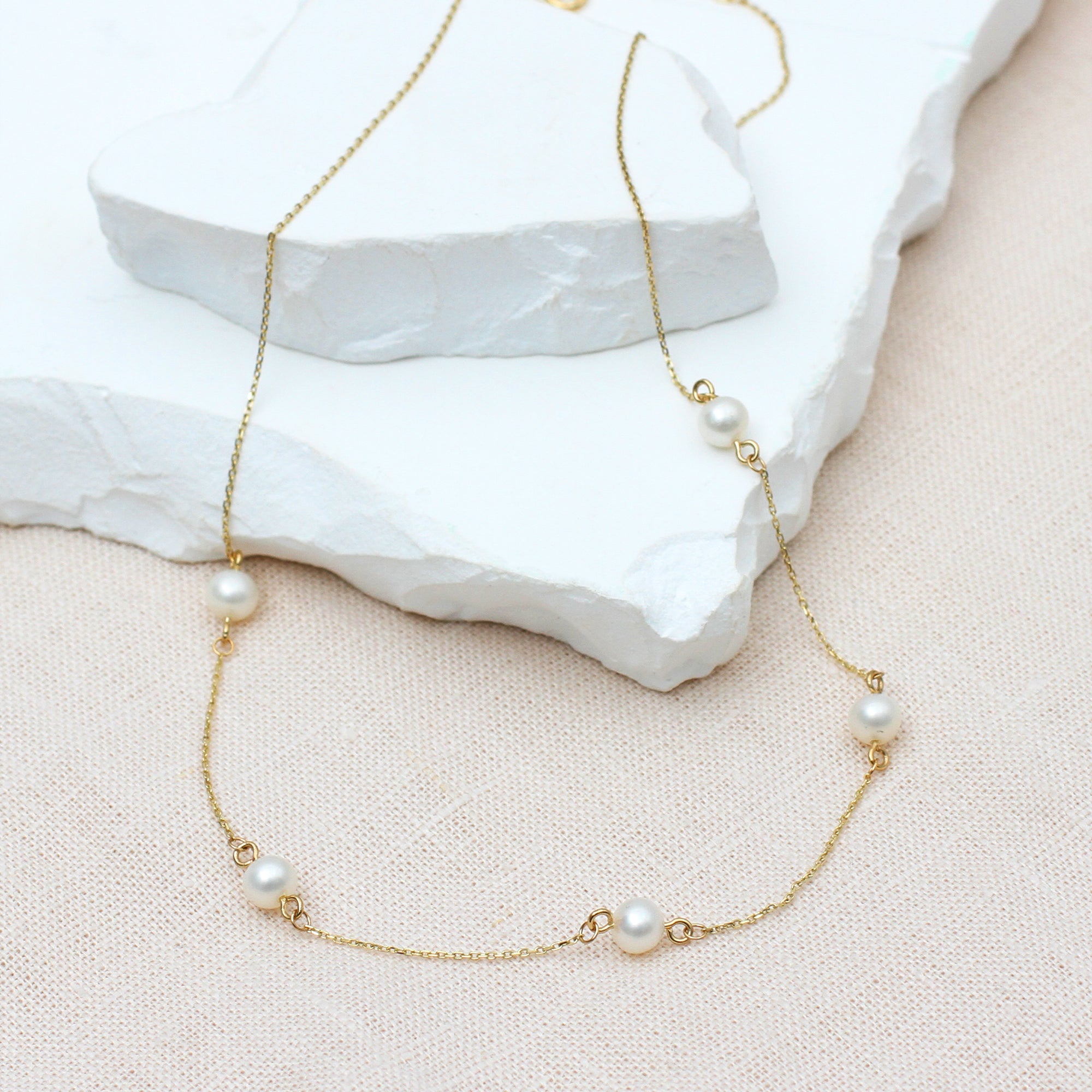 9ct Yellow Gold Pearl Station Necklace