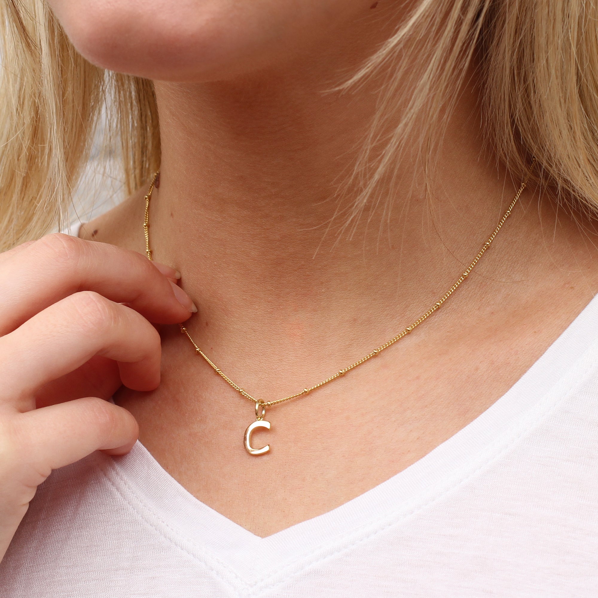 【HURLEY BURLEY】9CT GOLD AND DIAMOND MINI INITIAL NECKLACE 9ct Gold Mini Initial Necklace By Hurleyburley