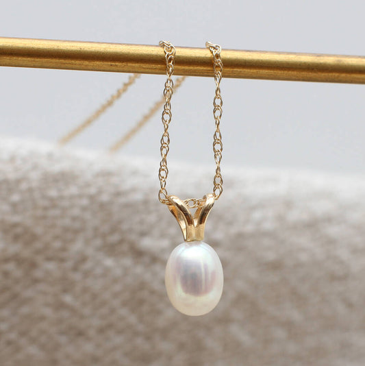 9ct Gold And Cultured Pearl Necklace