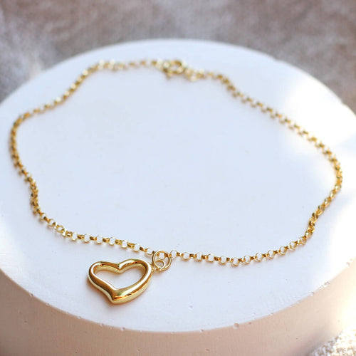 9 Ct Gold Open Heart Charm Bracelet