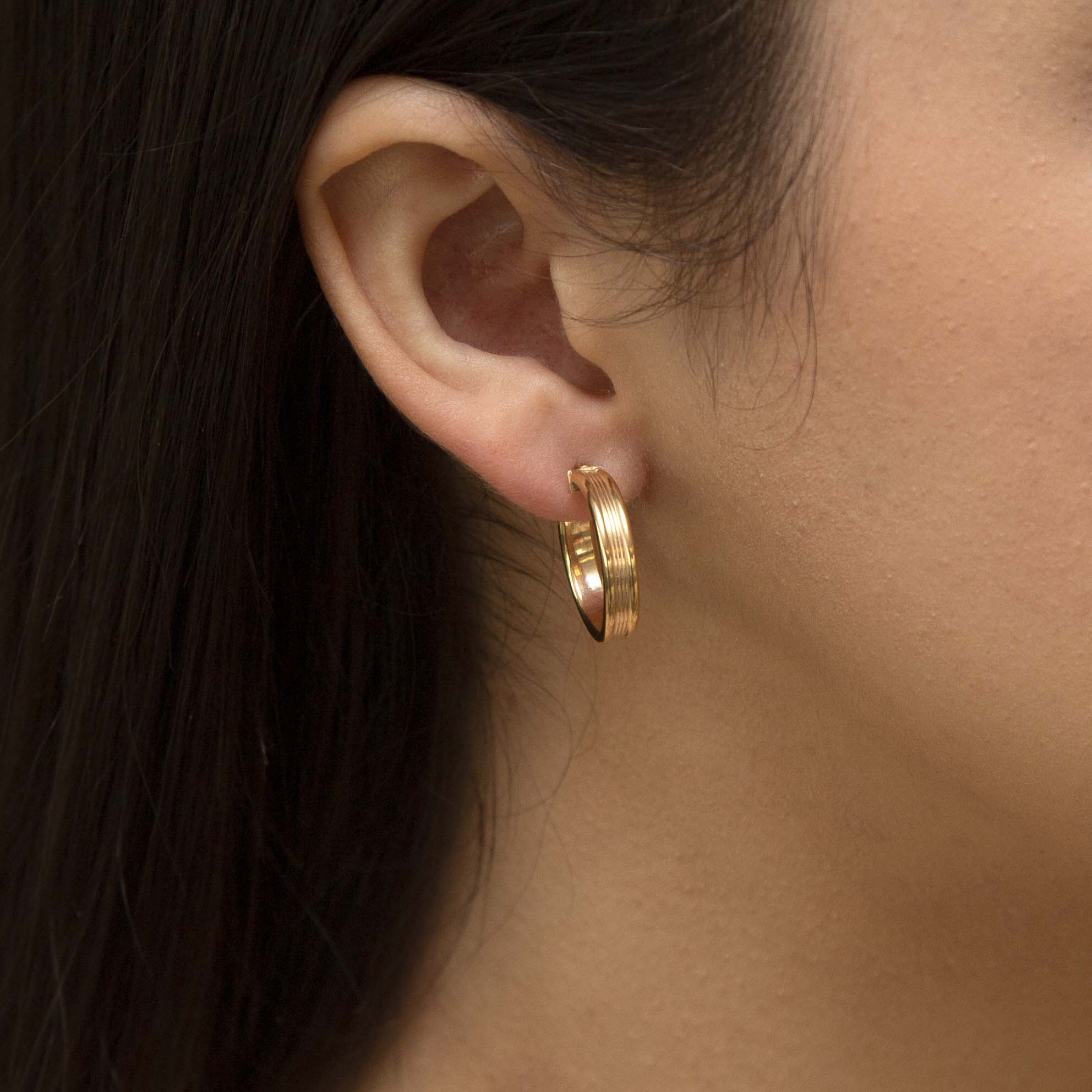9ct Yellow Gold Ribbed Creole Hoop Earrings